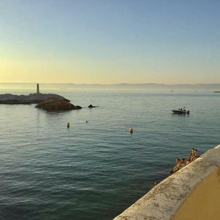 Appartamento Cabanon Marseillais 45 m2 sur l'eau à Malmousque Marsiglia Esterno foto