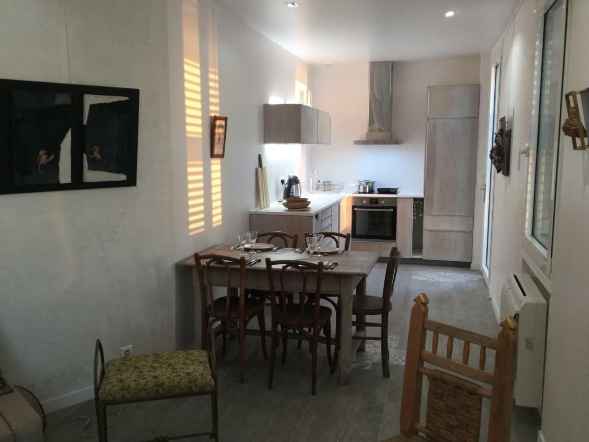 Appartamento Cabanon Marseillais 45 m2 sur l'eau à Malmousque Marsiglia Esterno foto