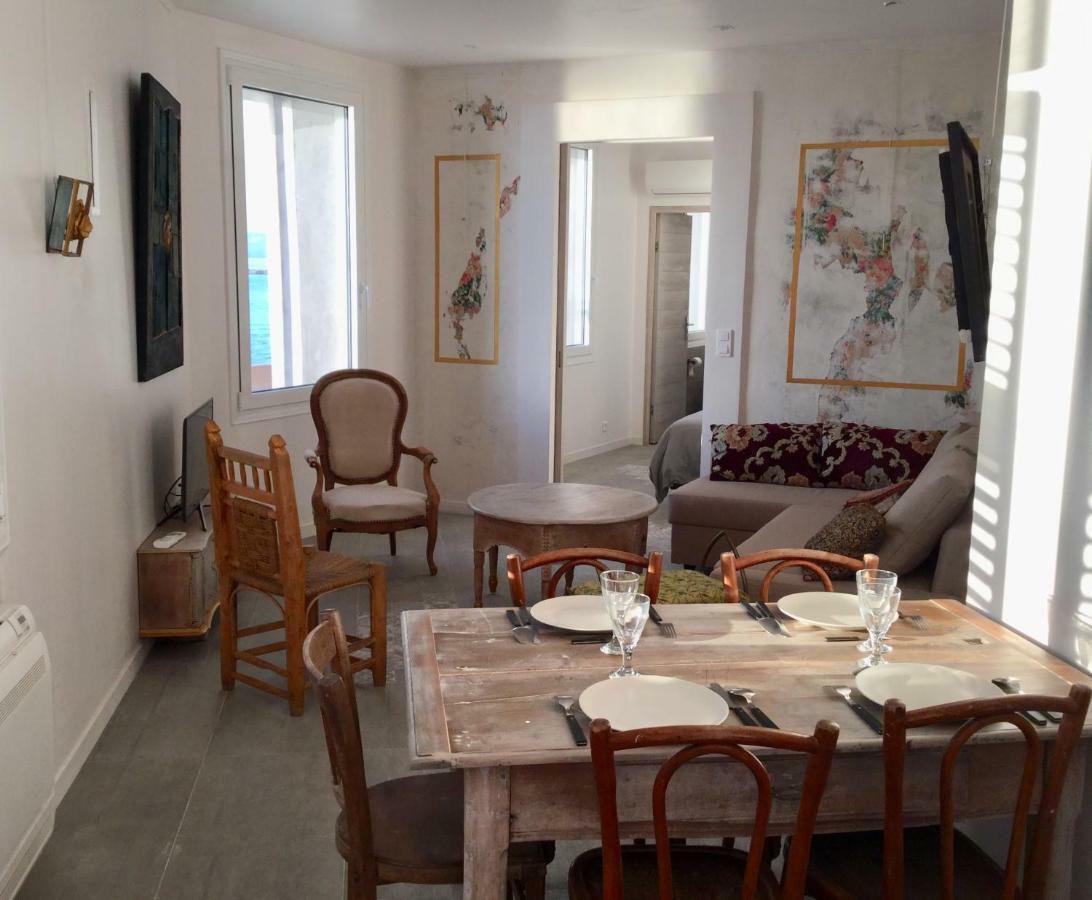 Appartamento Cabanon Marseillais 45 m2 sur l'eau à Malmousque Marsiglia Esterno foto