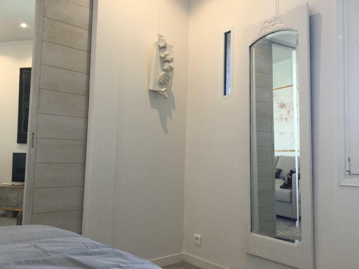 Appartamento Cabanon Marseillais 45 m2 sur l'eau à Malmousque Marsiglia Esterno foto