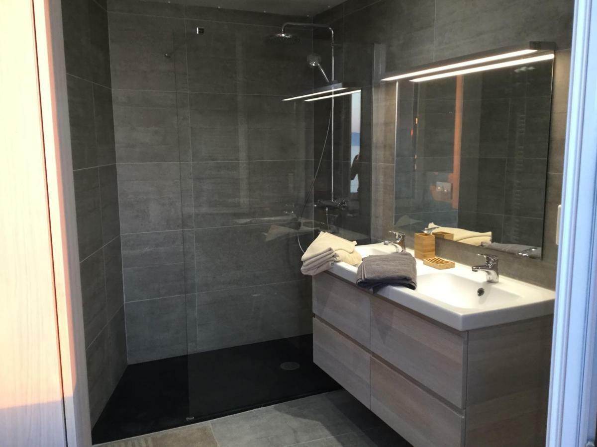 Appartamento Cabanon Marseillais 45 m2 sur l'eau à Malmousque Marsiglia Esterno foto